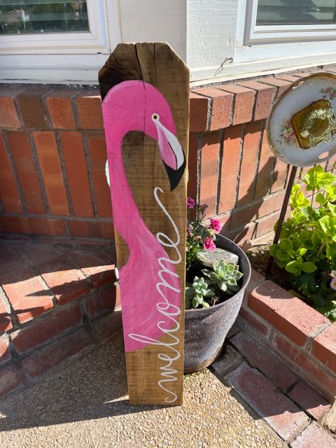 Welcome Flamingo Sign, Flamingo Door Hangers Wooden, Flamingo Backyard Decor, Flamingo Wood Sign, Flamingo Yard Art Diy, Flamingo Patio Decor, Flamingo Porch Decor, Flamingo Signs Diy, Summer Porch Leaners