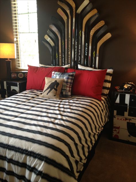 Hockey Theme, NEED THIS ROOM! :)....You know you are in trouble if your guy creates this while you are away on a girls' weekend away....... Hockey Bedroom Decor, Hockey Themed Room, Hockey Room Decor, Hockey Crafts, Hockey Bedroom, Hockey Room, Hockey Decor, Sports Ideas, Sport Bedroom