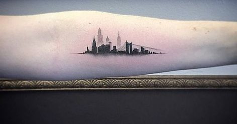 Skyscraper Tattoo, Ny Skyline Tattoo, Skyline Tattoo Ideas, Reflection Tattoo, New York Drawing, Skyline Tattoo, Origami Tattoo, Skyline New York, Needle Tattoo