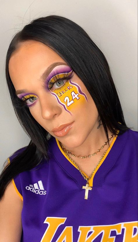 Sports Makeup Look, Lsu Makeup, Lakers Makeup, Football Makeup Ideas, Sports Day Makeup, Lakers Nails, Basketball Makeup, Super Bowl Makeup, School Spirit Face Paint