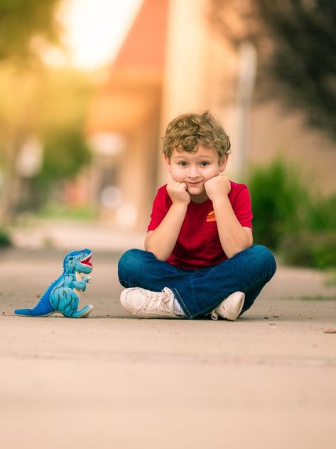 Dinosaur Birthday Pictures Photo Ideas, Dino Birthday Photoshoot, 3 Year Birthday Photoshoot Boy, Little Boy Photoshoot Ideas, 5 Year Boy Photo Shoot Ideas, Little Boy Poses Photography, Boys Birthday Photoshoot Ideas, 5th Birthday Photoshoot Ideas Boy, Boy Birthday Photoshoot Ideas