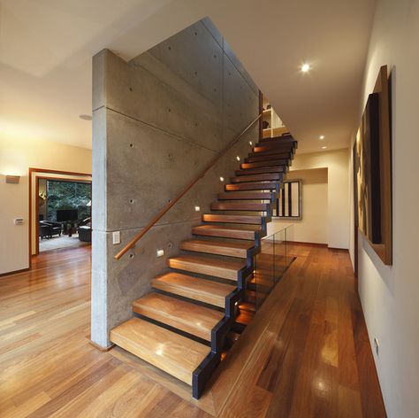 House H,© Juan Solano Ojasi Contemporary Staircase Design, Contemporary Staircase, Escalier Design, Floating Staircase, Concrete Home, Lan Can, Modern Stairs, New Interior Design, Concrete House