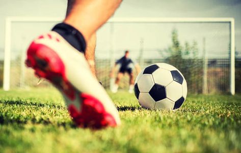 7 Soccer Tryout Tips to Make the Team | ACTIVEkids Soccer Tryouts, Volleyball Setter, Club Soccer, Softball Pictures, Women's Soccer Team, Volleyball Shirts, Water Exercises, Volleyball Pictures, Soccer Practice