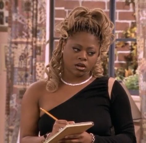 𝚋𝚋𝚢𝚖𝚞𝚑𝚟𝚊. on Twitter: "kim parker’s hairstyles: a thread https://t.co/wLT2hSh0RM" / Twitter Kim Parker Outfits, Countess Vaughn, The Parkers, Kim Parker, Black Sitcoms, 2000s Hairstyles, Parker Outfit, Vintage Black Glamour, Short Braids