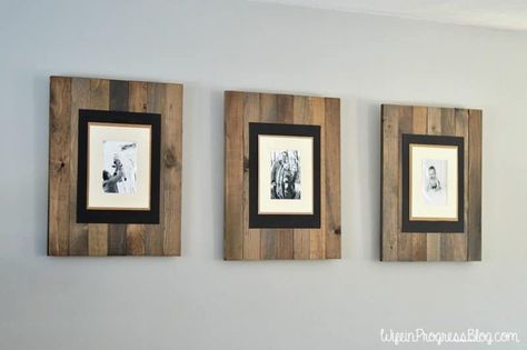 DIY rustic home decor Homemade Photo Frames, Cadre Photo Diy, Pallet Picture Frames, Pallet Projects Wall, Pallet Pictures, Pallet Frames, Diy Picture Frame, Rustic Picture Frames, Pallet Projects Furniture