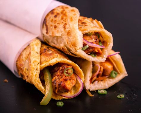 Kathi Roll, Rolled Chicken Recipes, Dinner Recipes Healthy Family, Chicken Egg Rolls, Chicken Roll, Indian Chicken, Egg Roll Recipes, Recipe Indian, Chicken Rolls