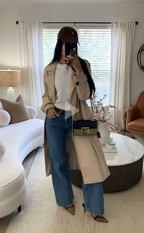 Modest Theme Park Outfit, Brown Flats Outfit, Business Lady Outfits, Italy Travel Outfit, Kendall Jenner Makeup, Theme Park Outfits, Jeans Winter, Flats Outfit, Winter Jeans