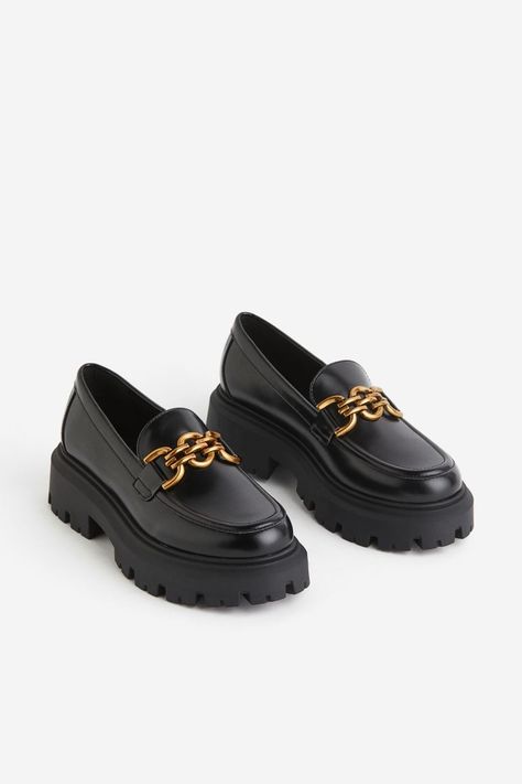 Sepatu Loafers, Timeless Basics, Chunky Loafers, Loafers Online, Style Savvy, Black Loafers, M Beauty, Buy Shoes, Loafer Shoes