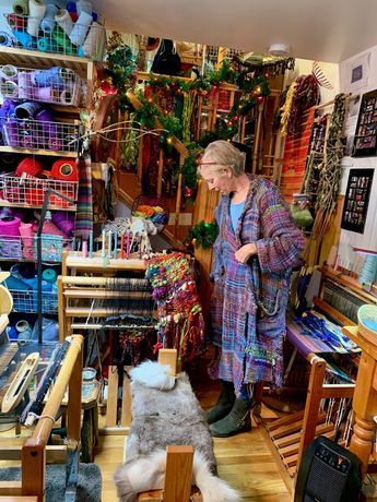 Fiber Art Studio Spaces, Fiber Studio Ideas, Fiber Arts Studio, Fiber Art Studio, Weaving Room, Fiber Studio, Rigid Heddle Weaving Patterns, Art Yarn Weaving, Weaving Studio