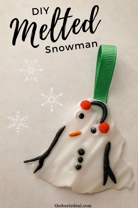 DIY Melted Snowman made using school glue! This kids Christmas craft is so fun and easy to make plus it's cheap! Ornament Diy Kids, Diy Melted Snowman, Preschool Christmas Gifts, Melted Snowman Ornament, Ornaments Diy Kids, Diy Snowman Ornaments, Christmas Activities For Families, Melted Snowman, Christmas Crafts For Kids To Make