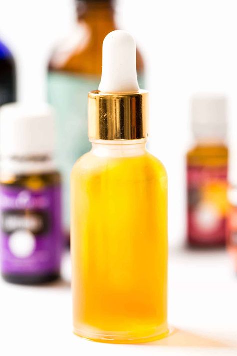 Everyday DIY Facial Serum - Simply Quinoa Skin Envy Recipe, Carrot Seed Oil Face Serum, Everyday Oil, Facial Serum Diy, Diy Serum, Oil Cleansing, Face Oils, Homemade Facials, Diy Facial