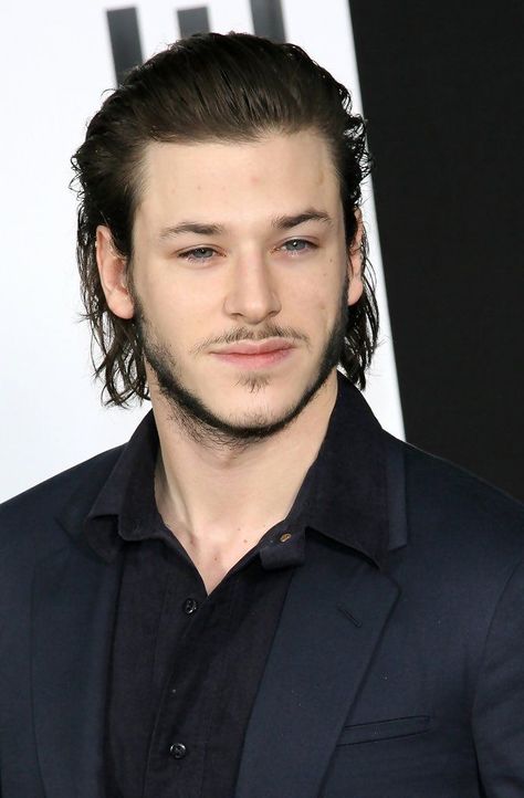 Men Long Hair Bun, Growing Hair Men, Soul Catcher, Swept Back Hair, Frida Aasen, Chanel Show, Gaspard Ulliel, Slick Back, Slicked Back Hair