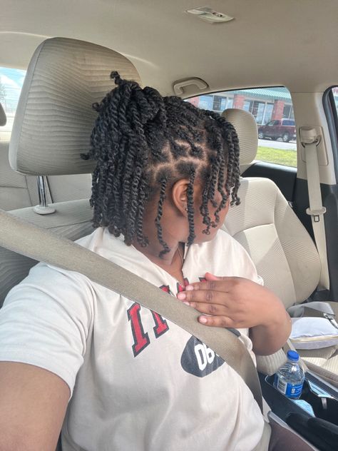 Chunky Mini Twists, Short Mini Twist Hairstyles 4c, Gang Signal, Black Hair Protective Styles, Mini Twists Natural Hair, Mini Braids, Hair Like Wool, Protective Braids, Pretty Braids