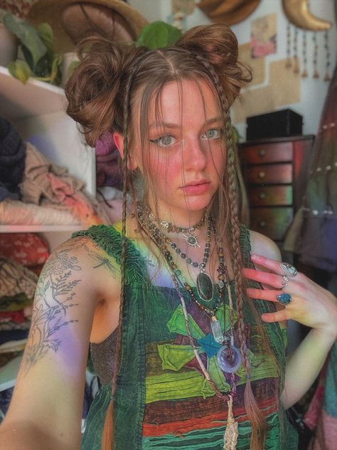 Hair Fairy, Hippie Lifestyle, Jewelry Nature, Hippie Hair, Fairy Hair, Hippie Girl, 70s Style, Nature Tattoos, Hippie Jewelry