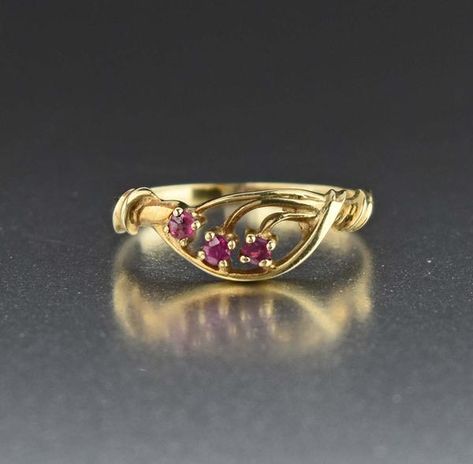 Gold Vintage Ruby RIng, Three Stone Vine Ring - Boylerpf Ring Designs Gold For Women, Ring Designs Gold, Black Diamond Engagement Ring Set, Vintage Ruby Ring, Gold Cuff Ring, Vintage Engagement Ring Settings, Rose Gold Halo Engagement Ring, Ruby Ring Vintage, Antique Jewellery Online