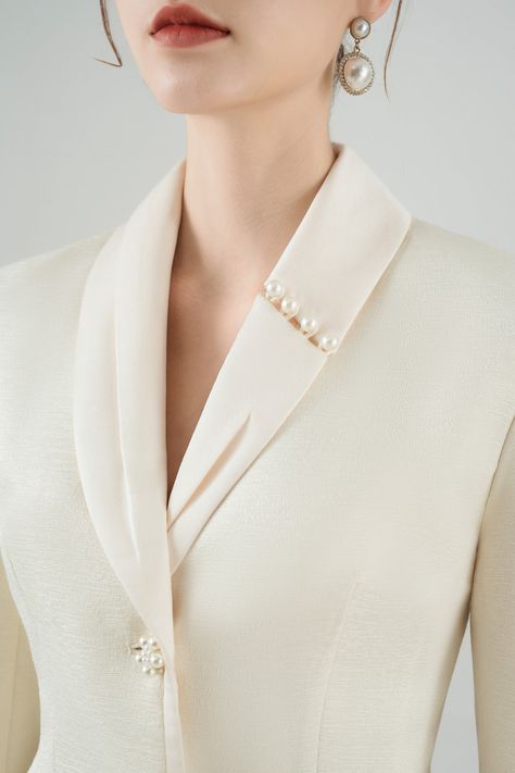 Crafted with luxurious taffeta, the blazer elevates any outfit with its versatile and elegant design. The flattering peplum silhouette and unique shawl lapel add a touch of sophistication, making it the perfect addition to your professional wardrobe. Women Blazer Design, Elegant Blazer Outfits, Women Suit Outfits, Taffeta Blazer, Unique Shawl, Unique Blazer, Blazer Design, Oversized Blazers, Lapel Design