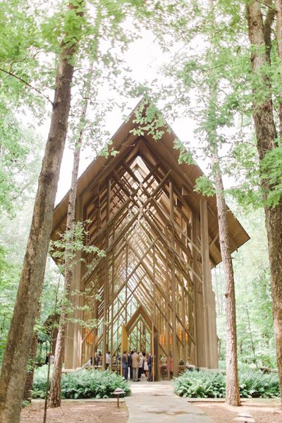 It would be so pretty to get married in one of these churches. Garvan Woodland Gardens, Anthony Chapel, Arkansas Wedding Venues, Southern Wedding Venues, Glass Chapel, Woodland Gardens, Arkansas Wedding, Glass Walls, Ceremony Inspiration