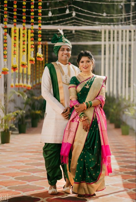 Green Saree Bride And Groom, Maharashtrian Haldi Couple Outfits, Marathi Wedding Groom Outfit, Sangeet Outfit Bride And Groom, Saptapadi Look For Bride And Groom, Maharashtrian Wedding Couple Outfits, Peshwai Look For Wedding Couple, Marathi Bride And Groom Outfits, Marathi Engagement Look