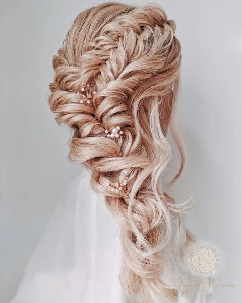 Wedding Side Braid With Veil, Side Swept Braid Wedding Hair, Over The Shoulder Wedding Hair, Boho Side Braid Wedding Hair, Side Hair Braid, Bridal Side Braid, Side Braid Wedding, Bridal Side Hair, Boho Braid