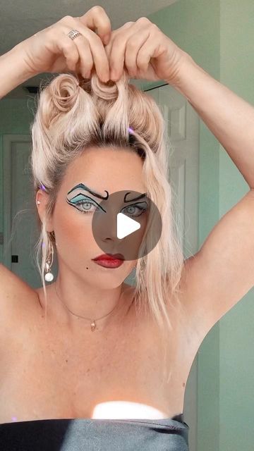 Ursula Glam Makeup, Ursula Hair And Makeup, Ursula Wig Diy, Ursula Updo, Womens Ursula Costume Diy, Blue Haired Costume Ideas, Mom Mermaid Costume, Ursula Hair Tutorial, Ursula Crown Diy