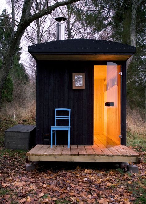 Nine of the World’s Most Beautiful Outdoor Saunas Mobile Sauna, Micro Cabin, Black Cabin, Mini Loft, Finnish Sauna, Sauna Design, Outdoor Sauna, Hus Inspiration, Cabin In The Woods