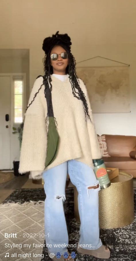 Fall Basics Black Women, Black Girls Cozy Outfits, Boho Fashion Fall Black Women, Boho Winter Outfits Black Women, Neo Soul Outfits Fall, Earthy Girl Fall Outfits, Cozy Fall Outfits Black Women, Boho Outfits Black Women Winter, Boho Sweater Outfit