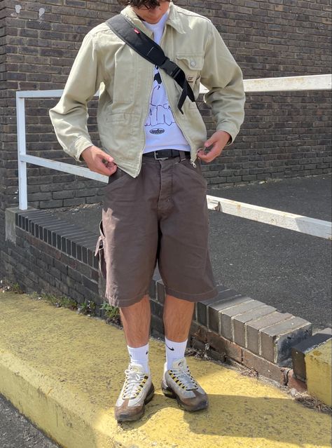 Carhartt Jorts Outfit, Gorpcore Summer Outfit, Summer Gorpcore, Brown Sling Bag, Gorpcore Streetwear, Workwear Shorts, Accessory Inspo, Pic Inspiration, Streetwear Inspo