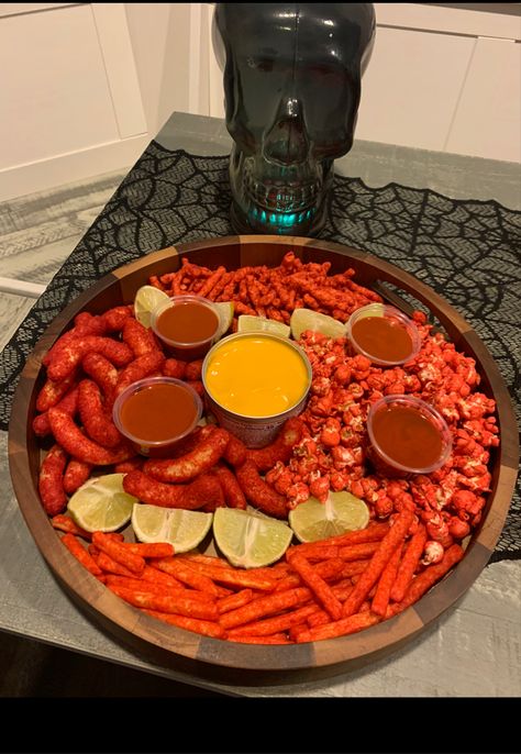 Take your favorite hot cheetos: lime, fries, popcorn, puffs etc and make a delicious board for parties or gatherings. Hot Cheeto Puffs Snacks, Snacks For Party Aesthetic, Hot Cheeto Popcorn, Diy Movie Night Snacks, Fancy Movie Night, Hot Food Platters, Chip Charcuterie Board Ideas, Hot Cheeto Snacks, Hot Chips Snacks