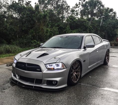 Slammed Charger sitting Nice!  👊👊 #moparchargers #chargerfam #moparfam  #k2motor #specdtuning #specd #charger #moparenvy #modernmopar #dodge #rt 2014 Charger Rt, Modded Dodge Charger, 2014 Srt8 Charger, 2013 Dodge Charger Rt, Custom Dodge Charger, Srt8 Charger, 2012 Charger, 2014 Dodge Charger Rt, 2014 Dodge Charger Srt8