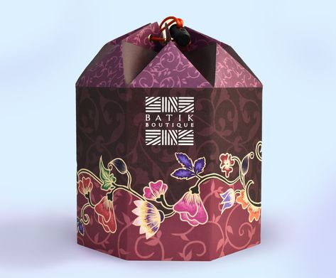 Tan Shang Jie - Batik Boutique Batik Accessories Packaging Design - World Brand Design Society  /  Batik Boutique origami packaging is a set of limited edition unique accessories design that target mainly enthusiast collector to show that malay batik culture design can be appreciated as an art. Malay Art Design, Floral Box Packaging Design, Batik Packaging Design, Crazy Packaging Design, Heritage Packaging Design, Batik Packaging, Unique Box Packaging, Raya Packaging, Patterned Packaging