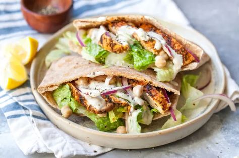 Healthy Recipes for Ulcerative Colitis Chicken Pita Recipes, Veg Tacos, Chicken Pitas, Chili Lime Vinaigrette, Caesar Chicken, Pita Recipes, Chicken Pita, Chicken Caesar, Chicken Caesar Salad