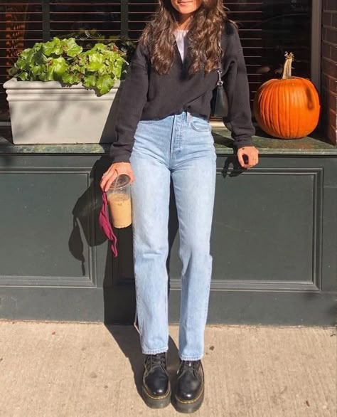 Casual Gen Z Outfits, Core Style Aesthetic Types, Docs With Jeans, Outfits For Red Hair, 40s Mode, Mode Inspo, Outfit Inspo Fall, Outfit Goals, Mode Vintage