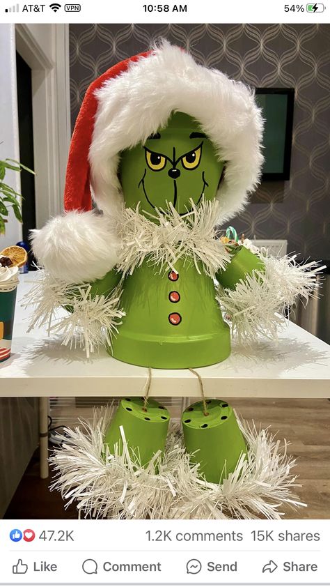 Santa Clay Pot Crafts, Grinch Made Out Of Clay Pots, Clay Pot Grinch, Clay Pot Halloween Crafts, Grinch Terra Cotta Pot, Grinch Bottle Crafts, Grinch Clay Pots, Grinch Pumpkin Decorating, Santa Pumpkin Painted