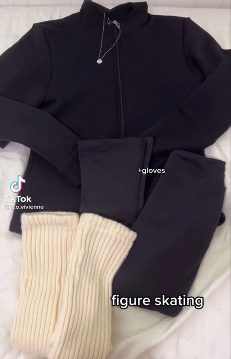 What To Wear When Ice Skating, Aesthetic Figure Skating Outfit, Łyżwy Aesthetic, Figure Skating Outfits Casual, Ice Skating Aesthetic Outfit Casual, Figure Skating Fashion, Figure Skater Aesthetic Outfit, Figure Skating Outfit Ideas, Outfit Schlittschuhlaufen