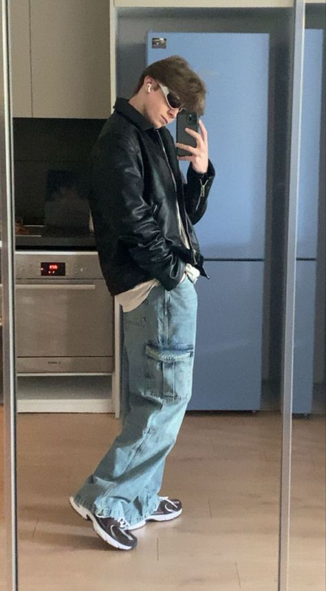 Baggy Jeans Outfit 90s Men, Jeans Leather Jacket Outfit, Baggy Jeans Outfit 90s, Black Baggy Jeans Outfit, Cargo Jeans Outfit, Outfit New Balance, Outfit Inspo Men, Jeans Leather Jacket, 80s Clothes