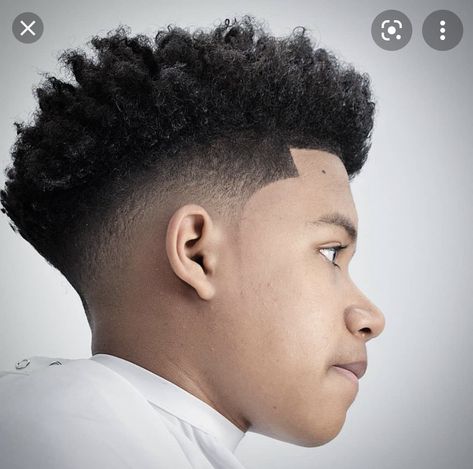 Black Boys Haircuts Fade, Black Fade Haircut, Black Hair Fade, Top Fade Haircut, Types Of Fade Haircut, Boys Fade Haircut, Fade Haircut Curly Hair, Mid Fade Haircut, Afro Fade