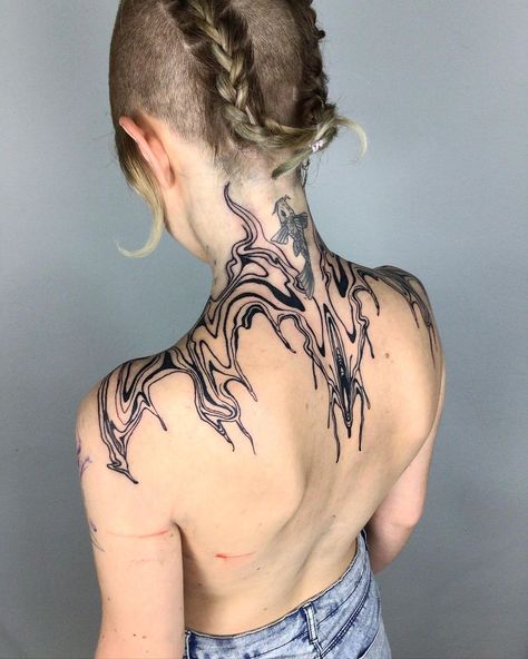 33 Liquid Tattoos That Make A Splash Liquid Tattoo Design, Chest Tattoo Abstract, Organic Tattoo Design, Shiny Tattoo, Splash Tattoo, Back Neck Tattoo, Demon Oc, Abstract Tattoo Ideas, Backpiece Tattoo