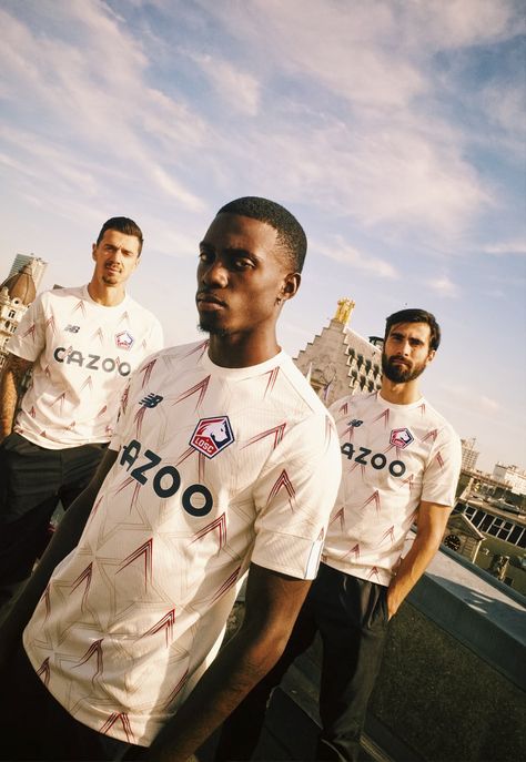 New Balance Launch Lille 22/23 Fourth Shirt - SoccerBible Sport Photoshoot Ideas, Sports Photoshoot, Football Poses, Sport Photoshoot, Oxford United, Adidas Retro, Inspired Clothes, Football Photography, Jersey Football