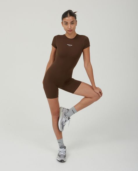 Brown Athleisure Activewear For Gym, Brown Sportswear Activewear For Workout, Fitted Brown Activewear For Training, Summer Brown Yoga Activewear, Foto Yoga, Brown Stretch Activewear, Short Length, Brown Activewear, Body Suit With Shorts, Workout Fits