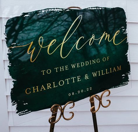 Dark Green Boho Wedding Theme, Emerald Green Arch Wedding, Weddings With Emerald Green, Wedding Themes February, Emerald Green Welcome Sign, Wedding Green Black Gold, Emerald Green Wedding Sign, Ivy Green Wedding Theme, Emerald Spring Wedding Colors