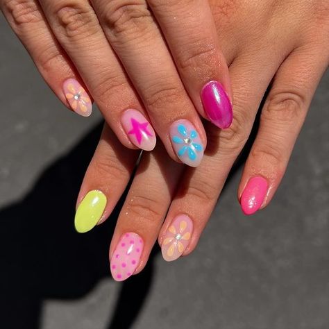 A collection of vibrant and colorful summer nail art designs, featuring an array of bold and playful colors, perfect for embracing the energetic spirit of the season. Funky Summer Nails, Summer Nail Art Ideas, Multicolor Nails, Preppy Nails, G Nails, Summer Nail Art, Colorful Nail Art, Colorful Nail, Vibrant Energy