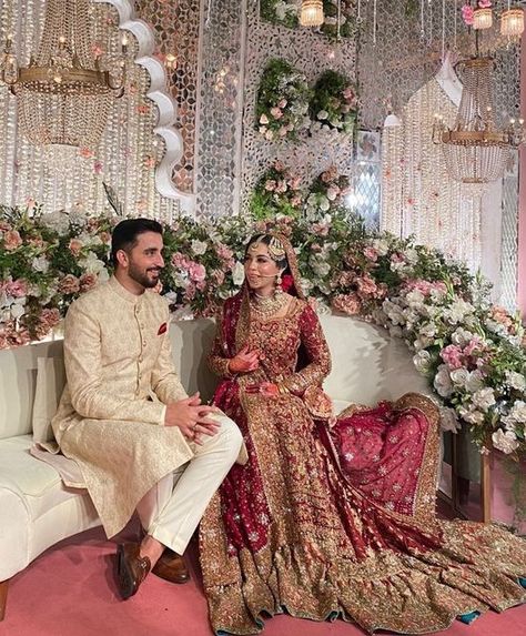 BESPOKE ASIAN WEDDINGS on Instagram: "#Repost from @farahtalibaziz ❤️❤️ #BespokeAsianWeddings Follow @bespokeasianweddings_ for more 🤍 • • • • #wedding #pakistan #pakistaniwedding #dress #shaadi #dulhan #reception #nikah #walima #regal #bridesmaid #decor #bride #teambride #makeup #beautiful #jewels #instagram #pakistanifashion #pakistani #pakistanibride #love #pakistanibridalwear #mehndi #explorepage #lahore #pakistanibridal #thepakistanibride" Shadi Dresses, Mehndi Brides, Indian Dresses Traditional, Wedding Decor Style, Pakistani Bridal Dresses, Pakistani Bridal Wear, Wedding Stage, Pakistani Bridal, Asian Wedding