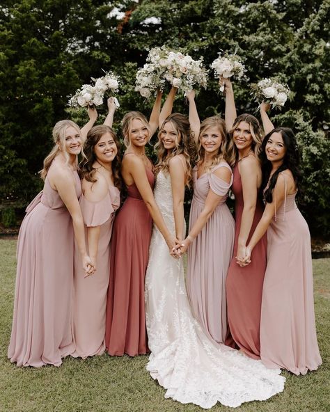 We love seeing a squad that mixes it up! 😍🙌 Obsessing over this beautiful gradient of Vintage Mauve, Dusty Rose, Desert Rose & Dusty Mauve… Wedding Australia, Mauve Bridesmaid Dress, Beautiful Gradient, Dusty Rose Wedding, Dusty Mauve, Bridal Party Dresses, Bridesmaids And Groomsmen, Squad Goals, Desert Rose