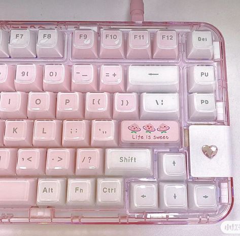 Kawaii keyboards Keyboard Cover Aesthetic, Cute Pc Keyboard, Modded Keyboards, Cute Computer Keyboard, Keyboards Aesthetic, Cute Keyboards, Aesthetic Keyboards, Kawaii Keyboard, Keyboard Aesthetic