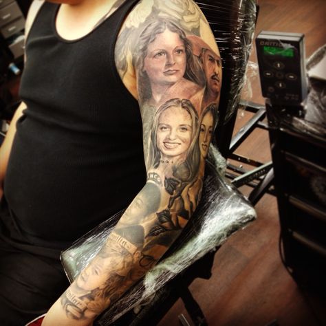 Family portraits on my cousin, thanks again primo. Family Portrait Tattoos For Men, Grandma Portrait Tattoo, Family Portrait Tattoo Ideas, Family Photo Tattoo, Family Portrait Tattoo, Drawing Rules, Family Sleeve Tattoo, Portrait Tattoo Sleeve, Tattoos 2023