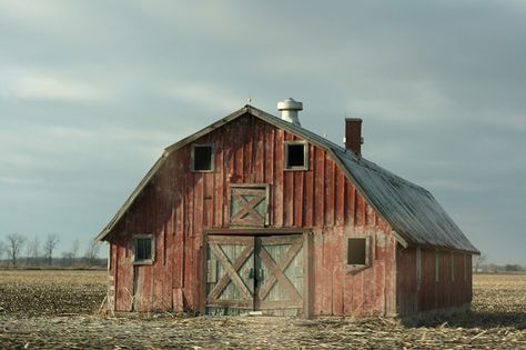 Christmas Imagery, Tractor Barn, Watercolor Barns, Hay Barn, Barn Pictures, Country Barns, Barn Painting, Barn Art, Barns Sheds