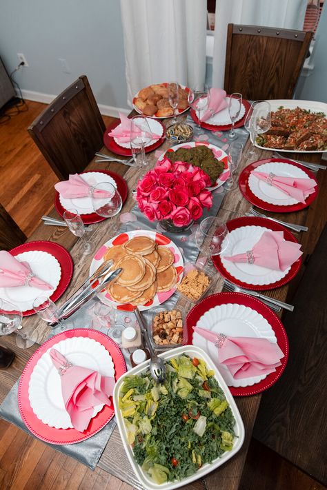 Valentine’s Day Brunch Ideas, Galentines Brunch Food, Galentines Brunch Outfit, Brunch Boards Ideas, Valentines Day Brunch Ideas, Valentines Day Brunch, Galentines Brunch, Valentines 2024, Valentines Brunch