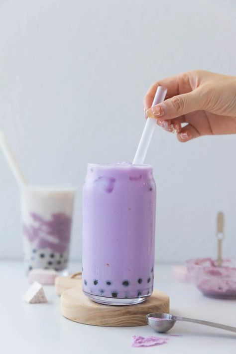 Purple Boba Tea, Mug Cookie Recipes, Taro Powder, Taro Milk Tea, Taro Bubble Tea, Nutcracker Christmas Party, Taro Boba, Purple Cafe, Asian Noodle Dishes