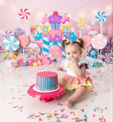 Birthday Concept, Beef Tip Recipes, Cake Smash Inspiration, Cake Smash Photoshoot, Smash Photoshoot, Candyland Cake, Lay Lay, Apple Iphone Accessories, Baby Candy