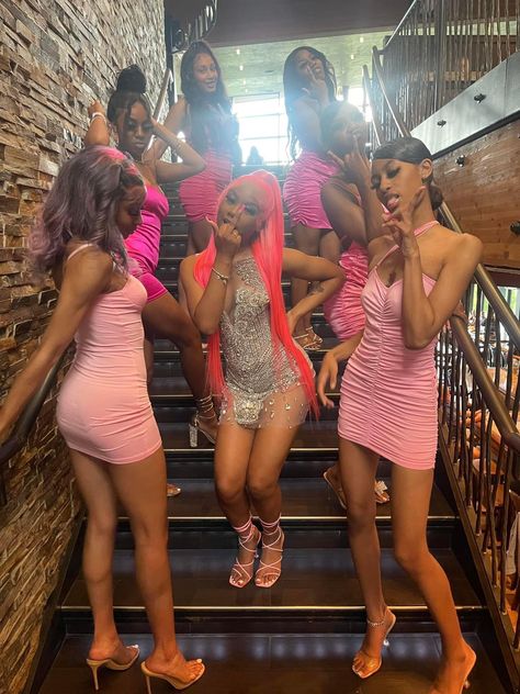 Pink Dinner Party, Pink Birthday Dress, Birthday Dinner Outfit, Pink Dinner, Sweet 16 Outfits, 16th Birthday Outfit, Matching Outfits Best Friend, Squad Outfits, Black Color Hairstyles